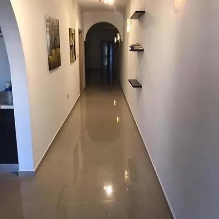 Specious Double Gazde/Camere de închiriat