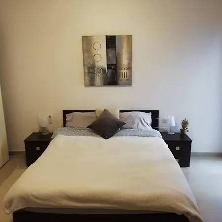Specious Double Gazde/Camere de închiriat *